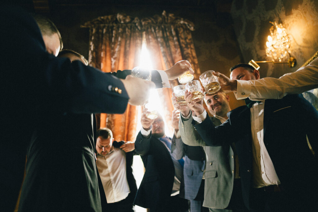 toast-nowozencow-wesele-w-palacu-16