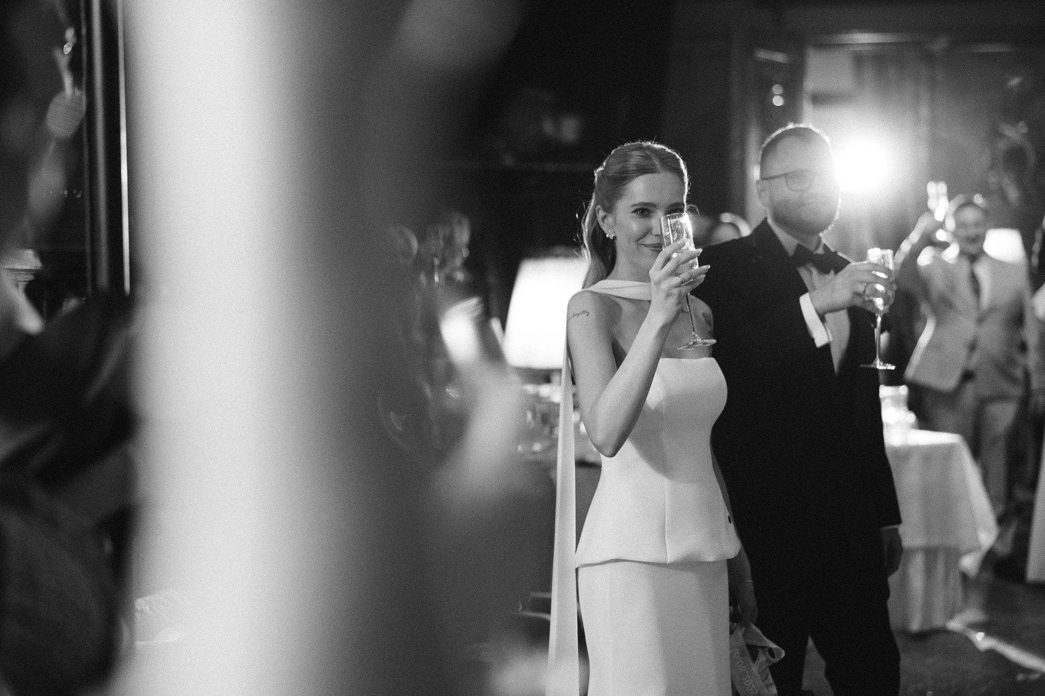 toast-pary-mlodej-z-szampanem-w-palacu-46